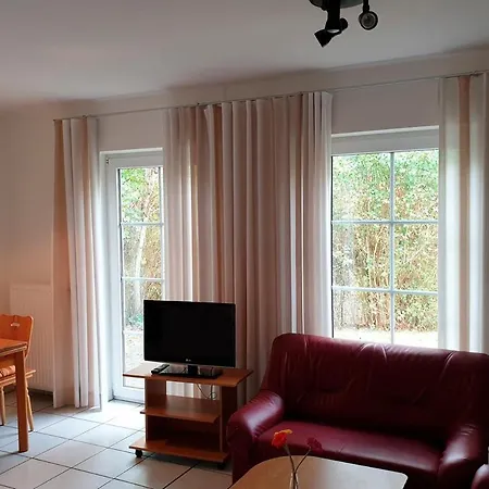 Ferienhaushaelfte Zum Plauer