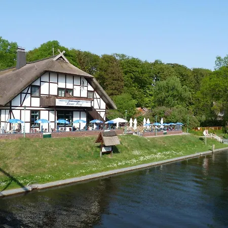 Ferienhaushaelfte Zum Plauer *