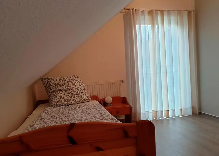 度假居 Ferienhaushaelfte Zum Plauer *