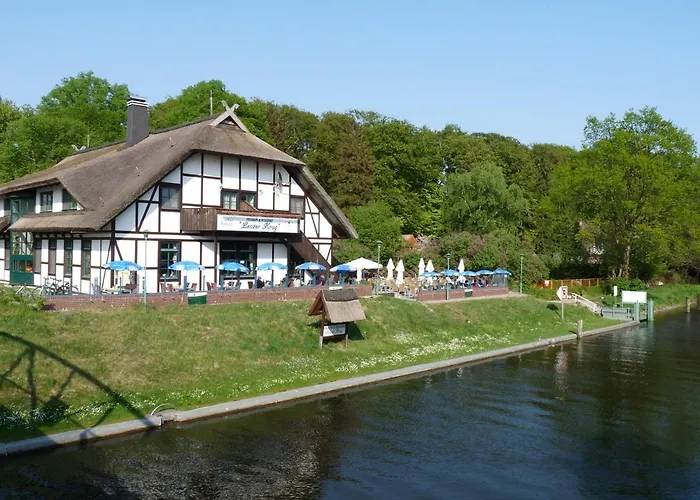 Ferienhaushaelfte Zum Plauer *